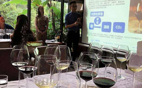 重慶酒水供應(yīng)商萬葡酒業(yè)12月夏迪酒莊品鑒會(huì)舉辦