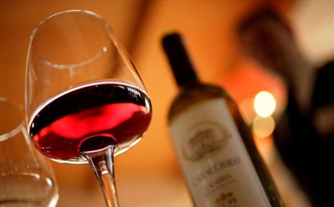 重慶紅酒批發市場培訓 品鑒進口葡萄酒時的注意事項
